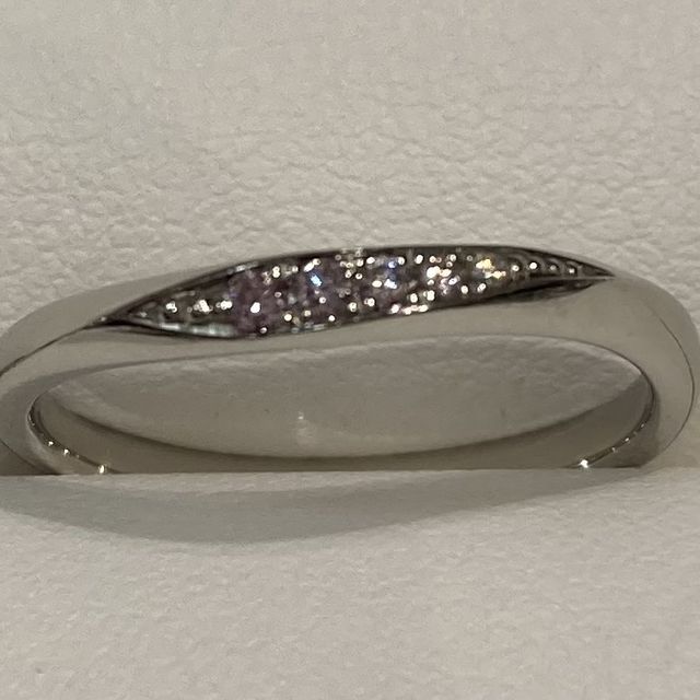 【CAFERING(カフェリング)の口コミ】 カフェリングはブルーダイヤモンドの印象が強かったのですが、ピンクダイ…