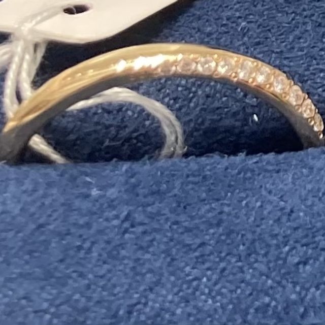 【銀座ダイヤモンドシライシの口コミ】 イエローベースの私に似合う色味なのが良かったです。指の形にも合うウェ…