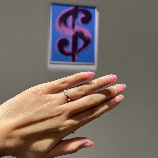 【銀座ダイヤモンドシライシの口コミ】 最初は、シンプルだけど少しだけキラッとしたデザインで探していました。…