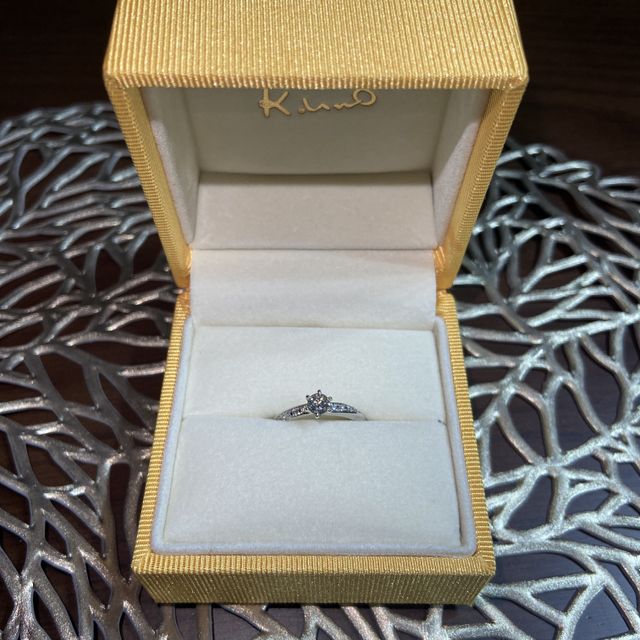 【ケイウノ ブライダル(K.UNO BRIDAL)の口コミ】 セミオーダー式のため、二人で相談をしながら指輪に想いを込めて作ること…