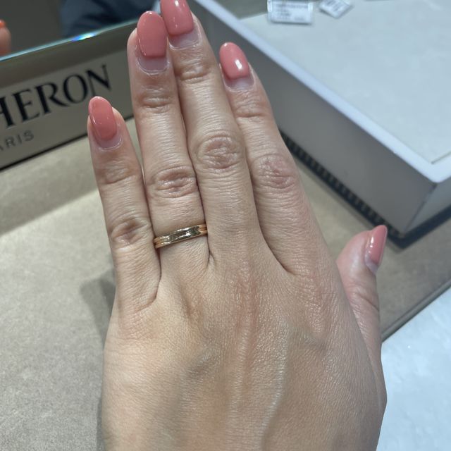 【ブシュロン(BOUCHERON)の口コミ】 ゴールドをつけさせていただきました。シンプルだけど品がありました！着…