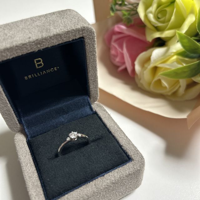 【BRILLIANCE+(ブリリアンスプラス)の口コミ】 

凛としたデザインの中に静かにアームに沿って輝きがプラスされ、ゴージ…