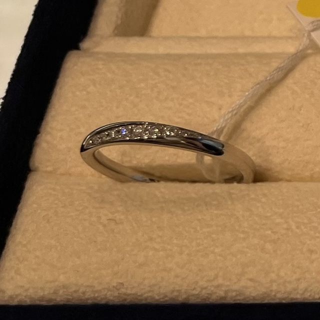 【ヴァンドーム青山(VENDOME AOYAMA)の口コミ】 とてもシンプルでかつ、可愛らしいデザインでした。価格が良心的なのも有…