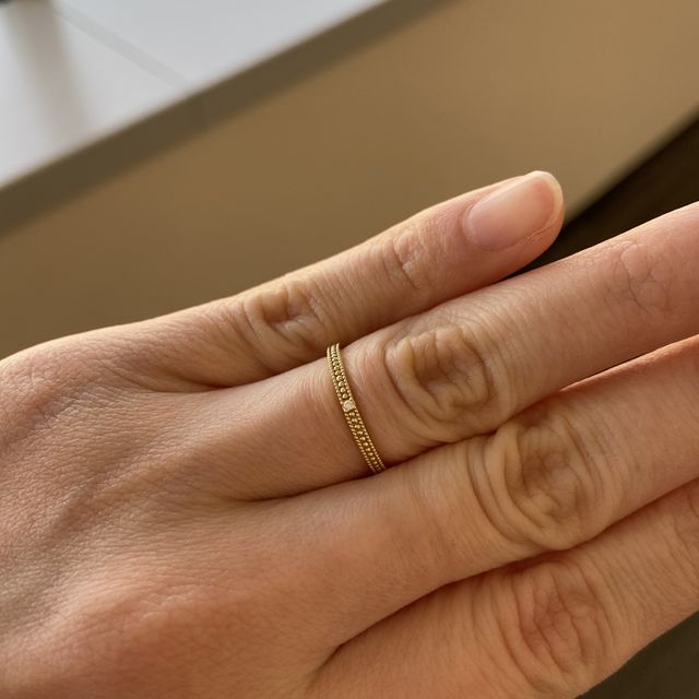 【CHER LUV(シェールラブ)の口コミ】 私は細身で個性のある指輪を探していましたが、気にいるデザインがあまり…