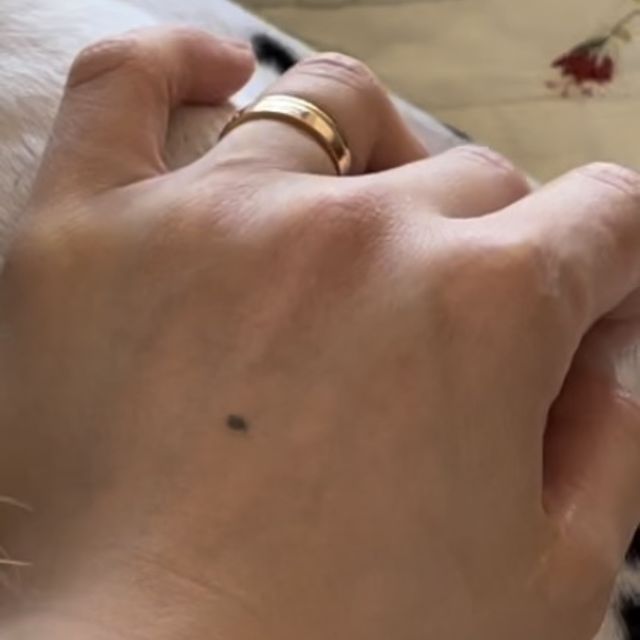 【カルティエ(Cartier)の口コミ】 シンプルで着け心地もよく、手につけたときにこれだと思いました。価格帯…