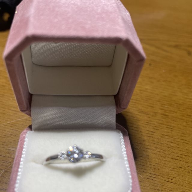 【Love Bond(ラブボンド)の口コミ】 買いやすい価格でデザインもかわいく即決めました！
特に決め手となったの…