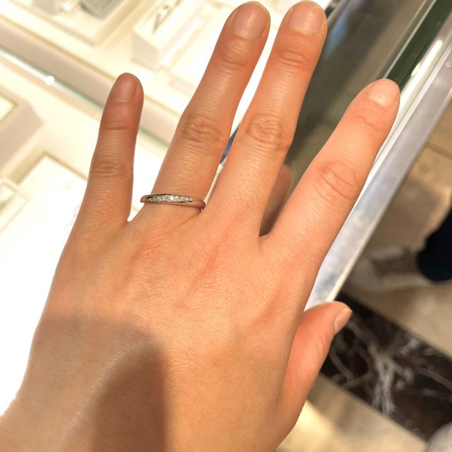 【ヴァンドーム青山(VENDOME AOYAMA)の口コミ】 指輪のはめた感じの付け心地、デザイン、価格はもちろんですが、
接客して…