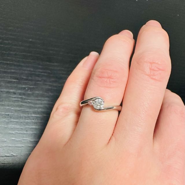 【ケイウノ ブライダル(K.UNO BRIDAL)の口コミ】 婚約指輪用のダイヤモンドは自身で購入し、オーダーメイドで作れる店を宝…