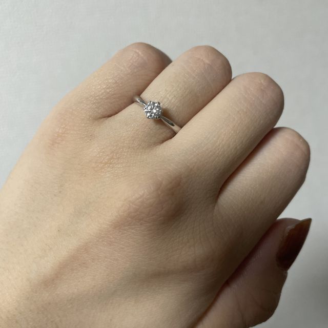 【アイプリモ(I-PRIMO)の口コミ】 デザインが好みでした。中心に向かって細くなっているので指が細く見える…