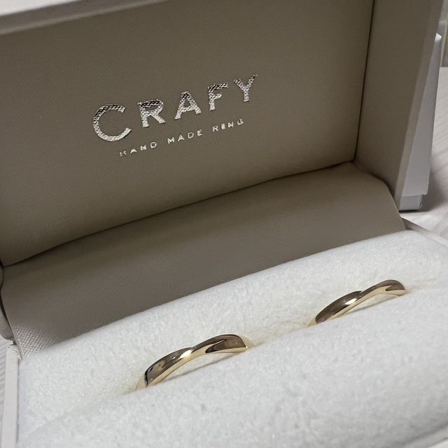 【CRAFY(クラフィ)の口コミ】 ゴールドで、シンプル且少しアレンジを加えたいデザインを希望していまし…