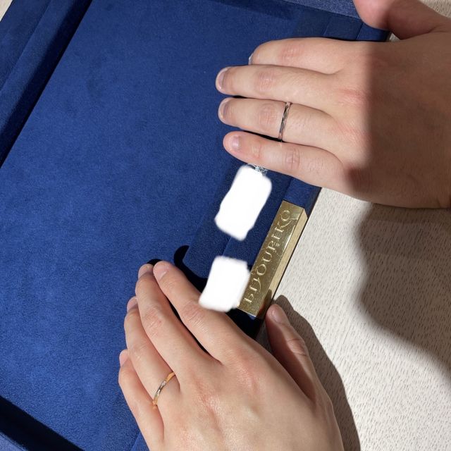 【BIJOUPIKO(ビジュピコ)の口コミ】 ピンクゴールドで、ただの丸とかのデザインでなく、少しひし形の形が特徴…