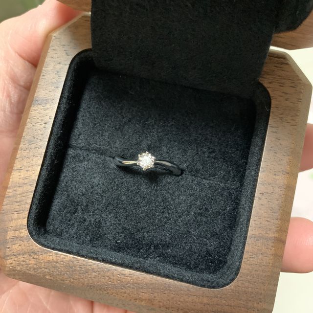 【TANZO.(鍛造指輪)の口コミ】 ジュエリーショップなんて人生で行ったことは一度もなく、どのようなもの…
