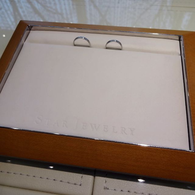 【STAR JEWELRY(スタージュエリー)の口コミ】 婚約指輪を購入し、大変良かったので、また同じスタージュエリーさんにお…