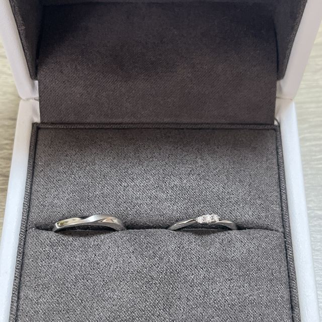 【ENUOVE(イノーヴェ)の口コミ】 シンプルだけど華のあるデザインと太すぎず細すぎずな大きさが気に入りま…