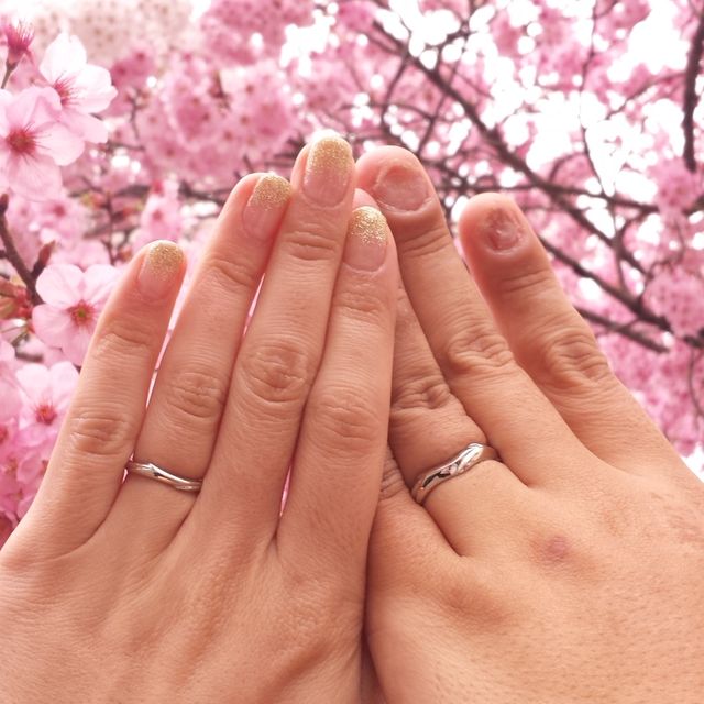 【俄(にわか)の口コミ】 完全な一目ぼれです。
シンプル過ぎず、ゴテゴテし過ぎて無い指輪を探して…