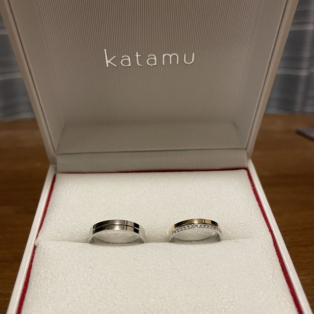 【Katamu(カタム)の口コミ】 鍛造リングを探していました。
別ブランド目的で店舗に伺ったのですが、そ…