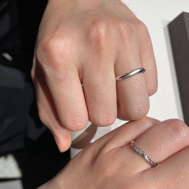 【アイプリモ(I-PRIMO)の口コミ】 指輪の素材はプラチナで程よい重みがあり、高級感があります。また、指輪…