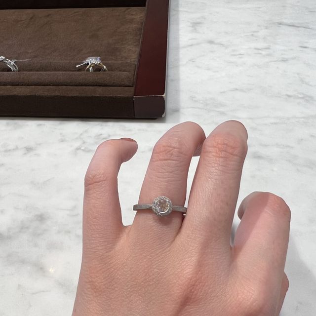 【hum(ハム)の口コミ】 ダイヤモンドがローズカットダイヤになっており、アンティークな雰囲気を…