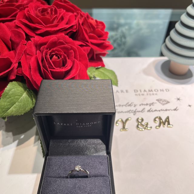 【ラザール ダイヤモンド(LAZARE DIAMOND)の口コミ】 結婚指輪と婚約指輪を購入しました。
初めはウェーブタイプの指輪を探して…
