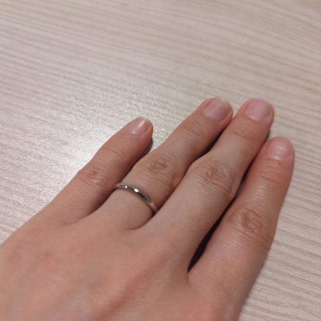 【銀座ダイヤモンドシライシの口コミ】 お互いにシンプルなストレートのリングがよくかつ、つけ心地を重視しまし…