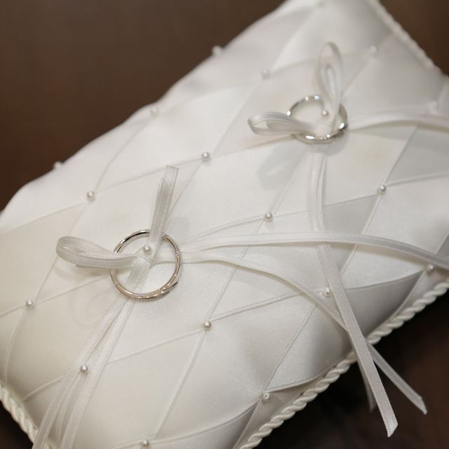 【STAR JEWELRY(スタージュエリー)の口コミ】 レインボーという名前の指輪でしたが、雲のようなカーブがあり、虹のよう…