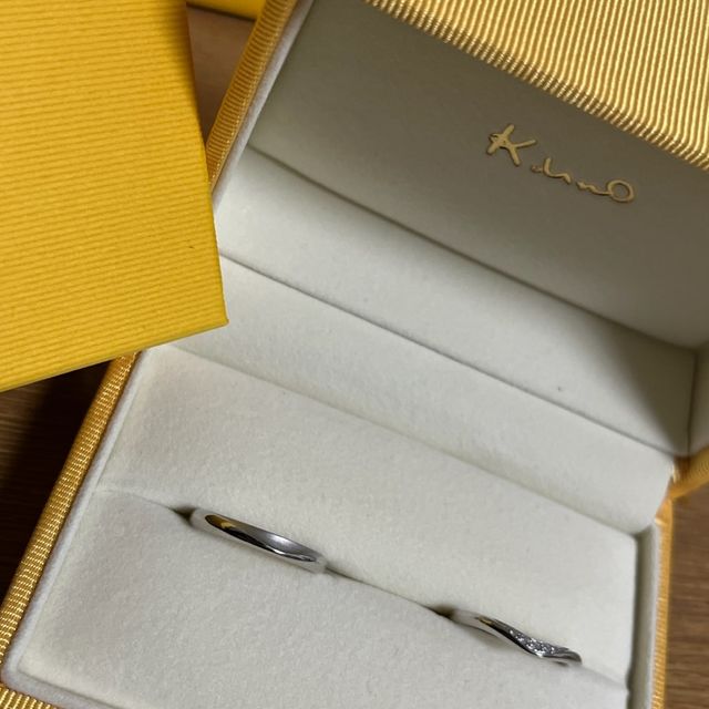 【ケイウノ ブライダル(K.UNO BRIDAL)の口コミ】 最初はS字のウェーブのリングが欲しかったのですが、試着をするとしっくり…