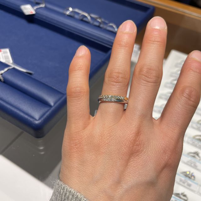 【銀座ダイヤモンドシライシの口コミ】 まずは、なんといっても、デザインが、気に入りました
カジュアルな服装が…