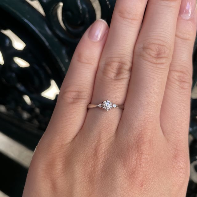 【LAPAGE(ラパージュ)の口コミ】 シンプルでつけやすいと感じました。付け心地も違和感なく、自然でいられ…