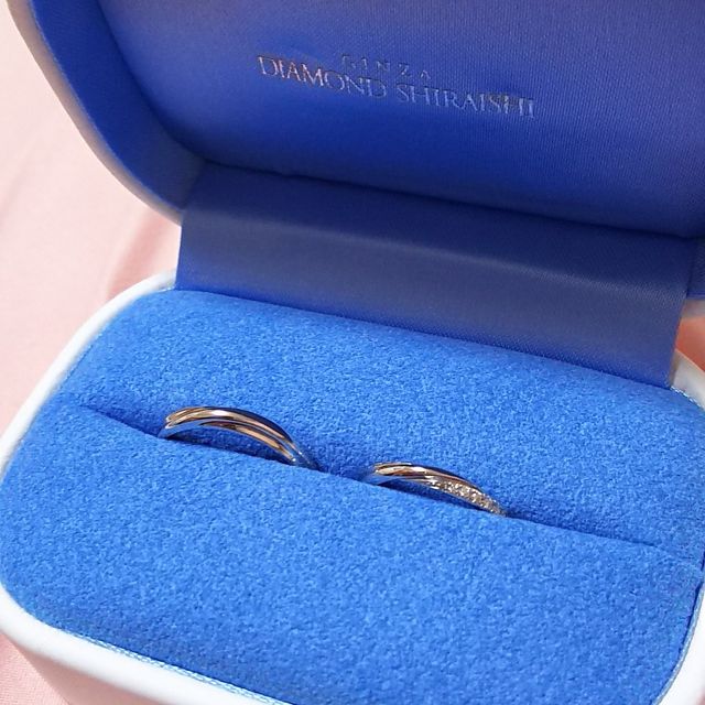 【銀座ダイヤモンドシライシの口コミ】 デザインをとても気に入り、これ！！と思える指輪だったので決めました。
…