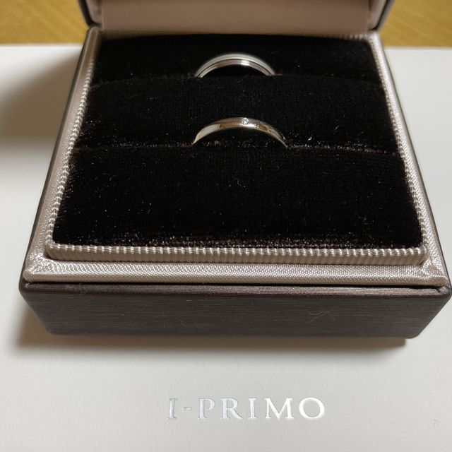 【アイプリモ(I-PRIMO)の口コミ】 店舗を訪れる前はダイヤがたくさんついているデザインの指輪に憧れていま…