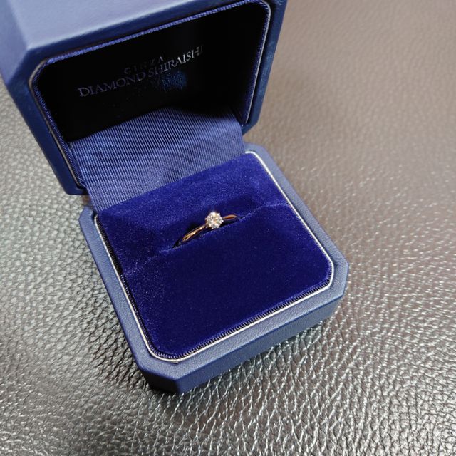 【銀座ダイヤモンドシライシの口コミ】 お店で実際に色々なデザインのタイプを指にはめて、一番しっくりきたデザ…