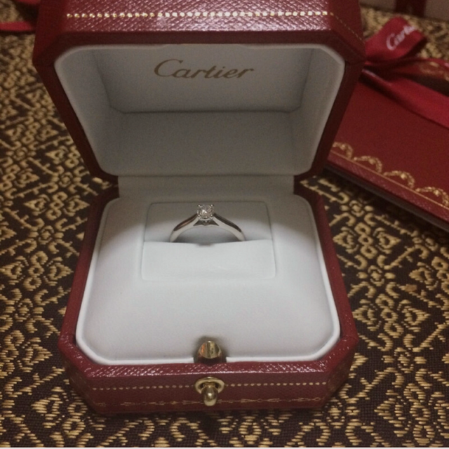 【カルティエ(Cartier)の口コミ】 大人っぽく、上品なデザイン　と、主人談。
私も気に入っています。また、…