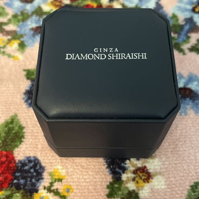 【銀座ダイヤモンドシライシの口コミ】 ダイヤモンドシライシ独自のシステムの【プロポーズリング】です。何号の…