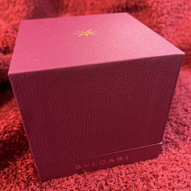 【ブルガリ(BVLGARI)の口コミ】 他店と最後迷いましたが、最後の決め手は着け心地でした。彼は指輪に興味…