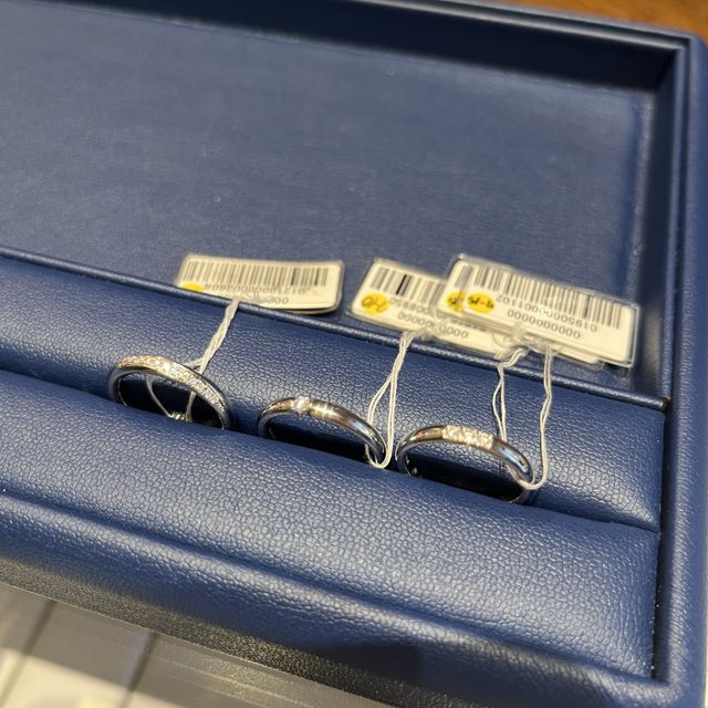 【銀座ダイヤモンドシライシの口コミ】 ダイヤモンドがキラキラ輝いていて、とても好きなデザインでした。サイズ…