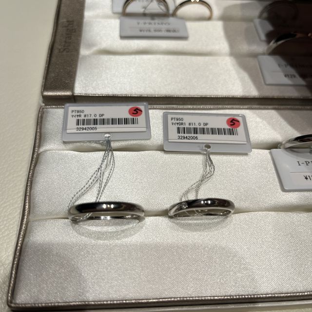 【アイプリモ(I-PRIMO)の口コミ】 シンプルなデザインです。ダイヤモンドもキラッと光るので、普段使いにち…