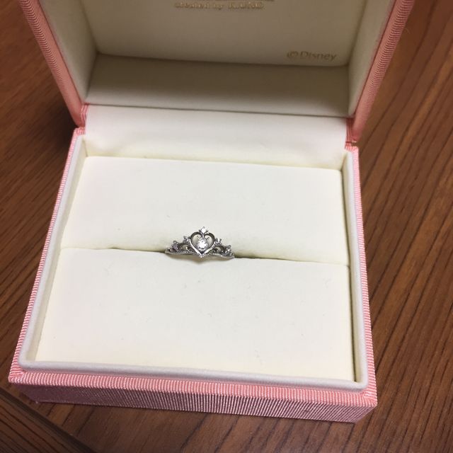 【ケイウノ ブライダル(K.UNO BRIDAL)の口コミ】 大好きなディズニーキャラクターシンデレラのティアラをかたどったもので…