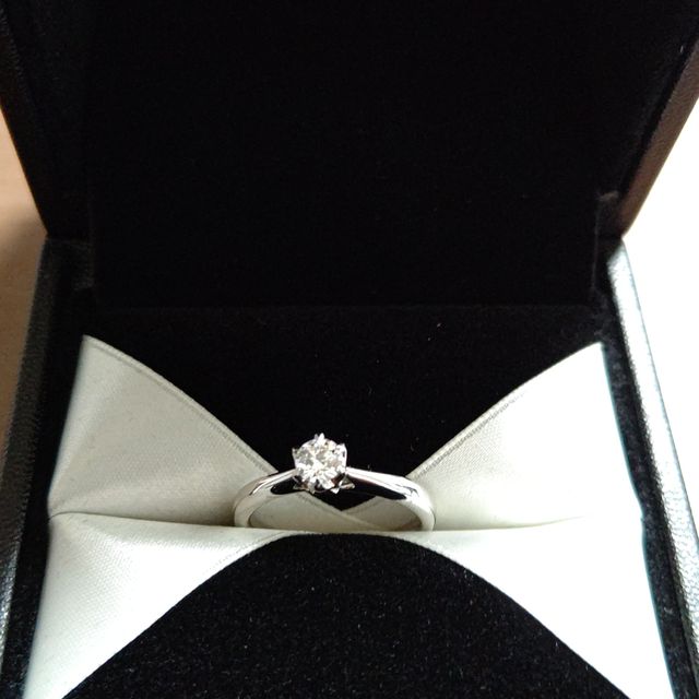 【エクセルコダイヤモンド(EXELCO DIAMOND)の口コミ】 永久保証のところ、ダイヤを自分達でえらべるところがいいと思いました。…