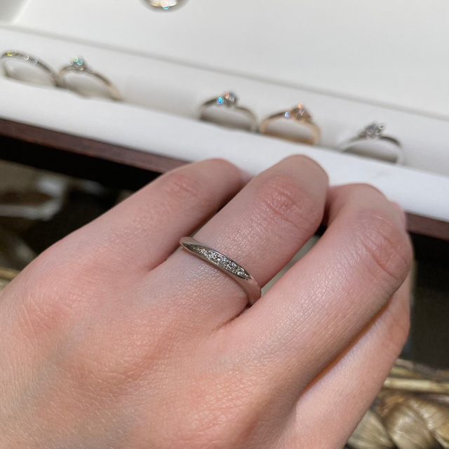 【杢目金屋(もくめがねや)の口コミ】 木目が特徴的です。肌馴染みが良いと感じました。付け心地も違和感がなか…