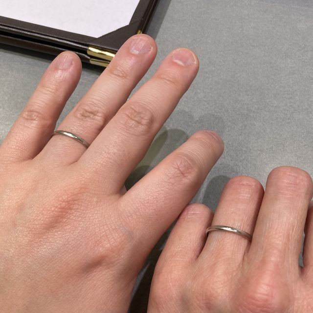 【アイプリモ(I-PRIMO)の口コミ】 仕事の邪魔にならないように細身のリングで探していたので、とても細かっ…