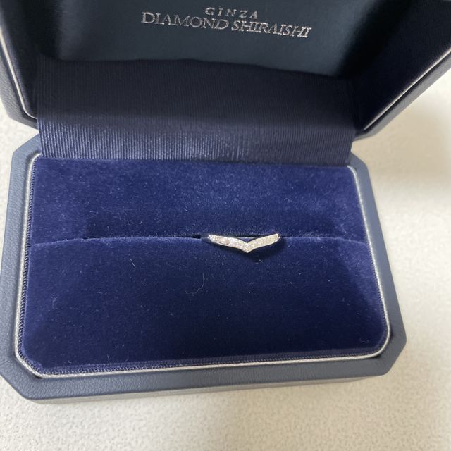 【銀座ダイヤモンドシライシの口コミ】 V字のデザインがとても可愛いく、どこのブランドよりも良かった！それに加…