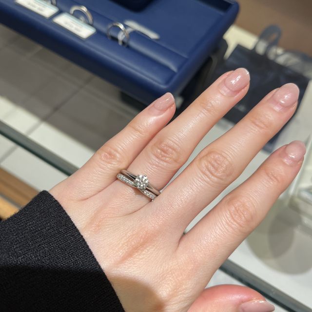 【アイプリモ(I-PRIMO)の口コミ】 婚約指輪はサプライズで別ブランドのものをもらっていたので、記念日など…