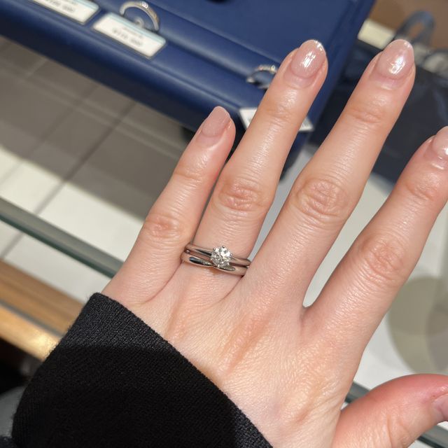 【アイプリモ(I-PRIMO)の口コミ】 婚約指輪はサプライズで別ブランドのものをもらっていたので、記念日など…