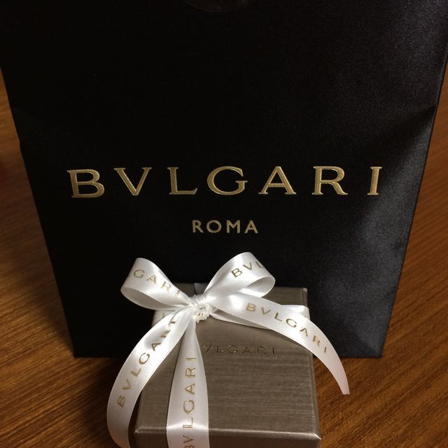 【ブルガリ(BVLGARI)の口コミ】 一見オーソドックスな形に見えますが、普通のデザインよりもリングが太く…
