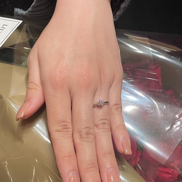 【銀座ダイヤモンドシライシの口コミ】 受け皿横から見た際の可愛らしさ。そのシリーズの所以やストーリーの共感…