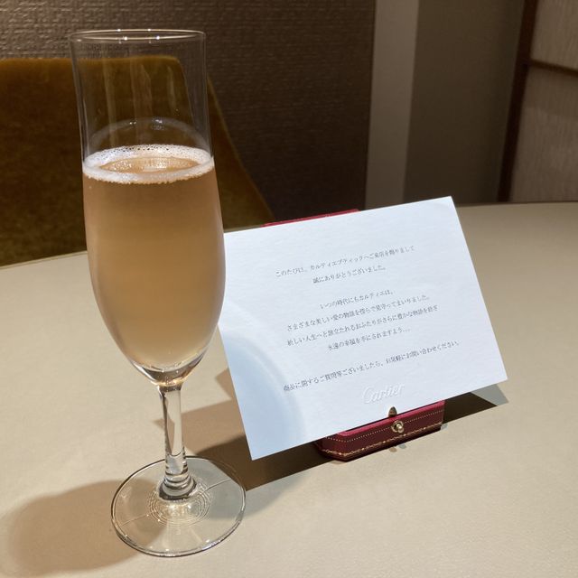 【カルティエ(Cartier)の口コミ】 夫が以前よりピンクゴールドの指輪をしたいと言っており、ハイブランド好…