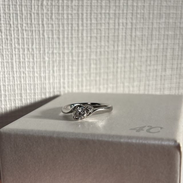 【4℃ BRIDAL(ヨンドシーブライダル)の口コミ】 種類がたくさんあって迷っていたのですが、お花が大好きな私にスタッフさ…