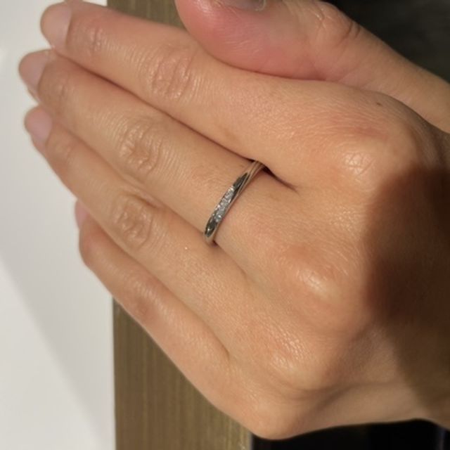 【ラザール ダイヤモンド(LAZARE DIAMOND)の口コミ】 2色使用したマーキーというリングです。HPで見つけた時は少し派手かなと思…