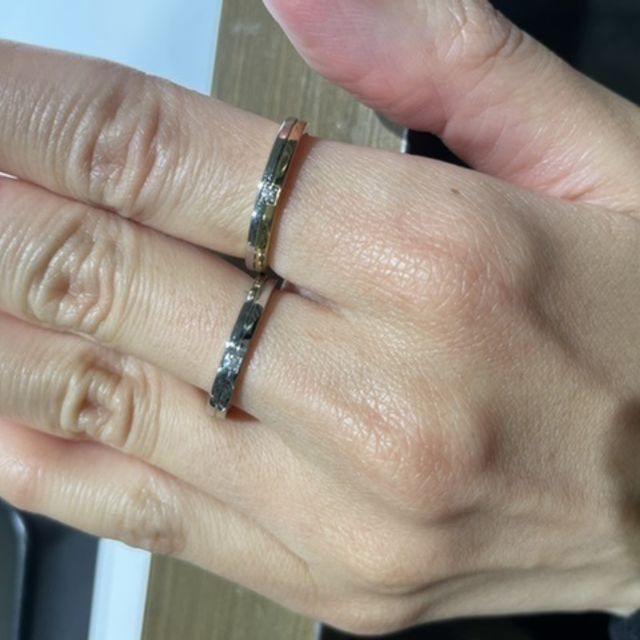【ラザール ダイヤモンド(LAZARE DIAMOND)の口コミ】 2色使用したマーキーというリングです。HPで見つけた時は少し派手かなと思…