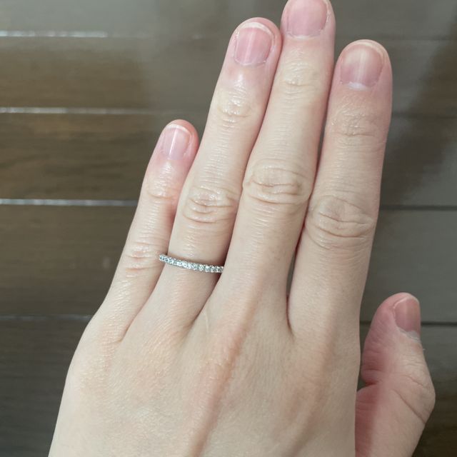 【銀座ダイヤモンドシライシの口コミ】 一番の決め手はデザインです。
ハーフエタニティにするか、シンプルなプラ…